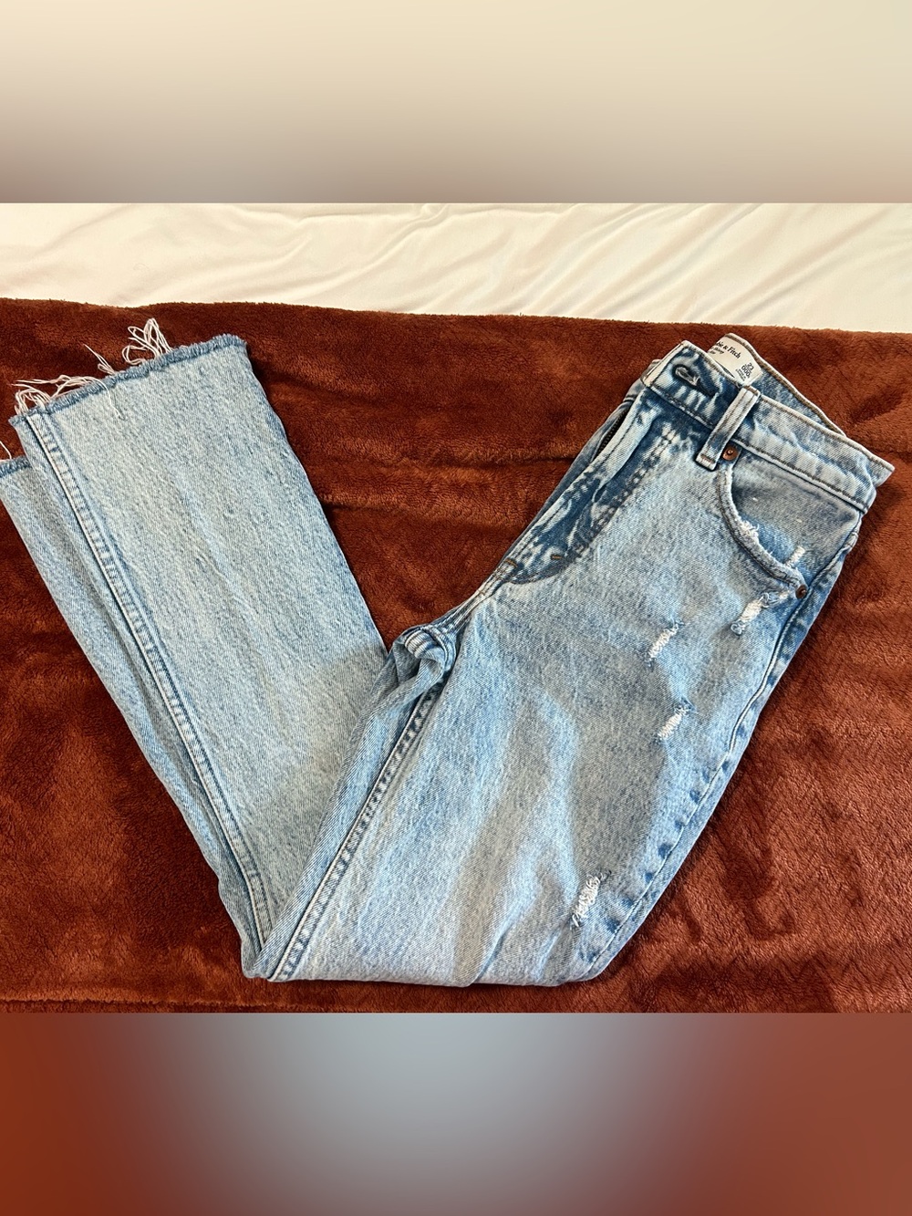 Abercrombie & Fitch
The '90s Shinny
High Rise Jeans